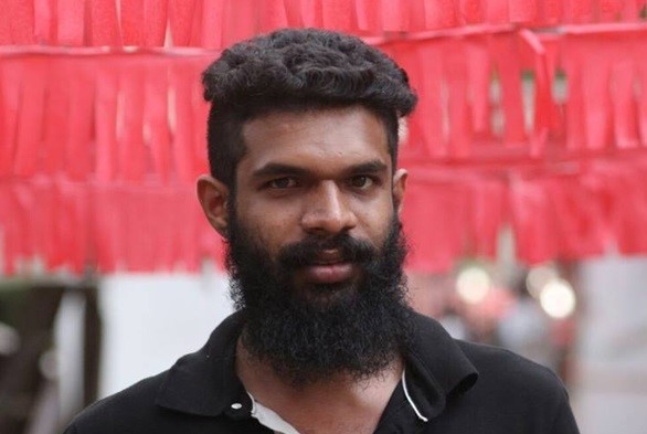 ಜಾತಿ ನಿಂದನೆ ಮಾಡಿದ ಪ್ರಾಧ್ಯಾಪಕನ ವಿರುದ್ಧ ದೂರು ನೀಡಿದ ಕಾನೂನು ವಿದ್ಯಾರ್ಥಿ ಅಮಾನತು